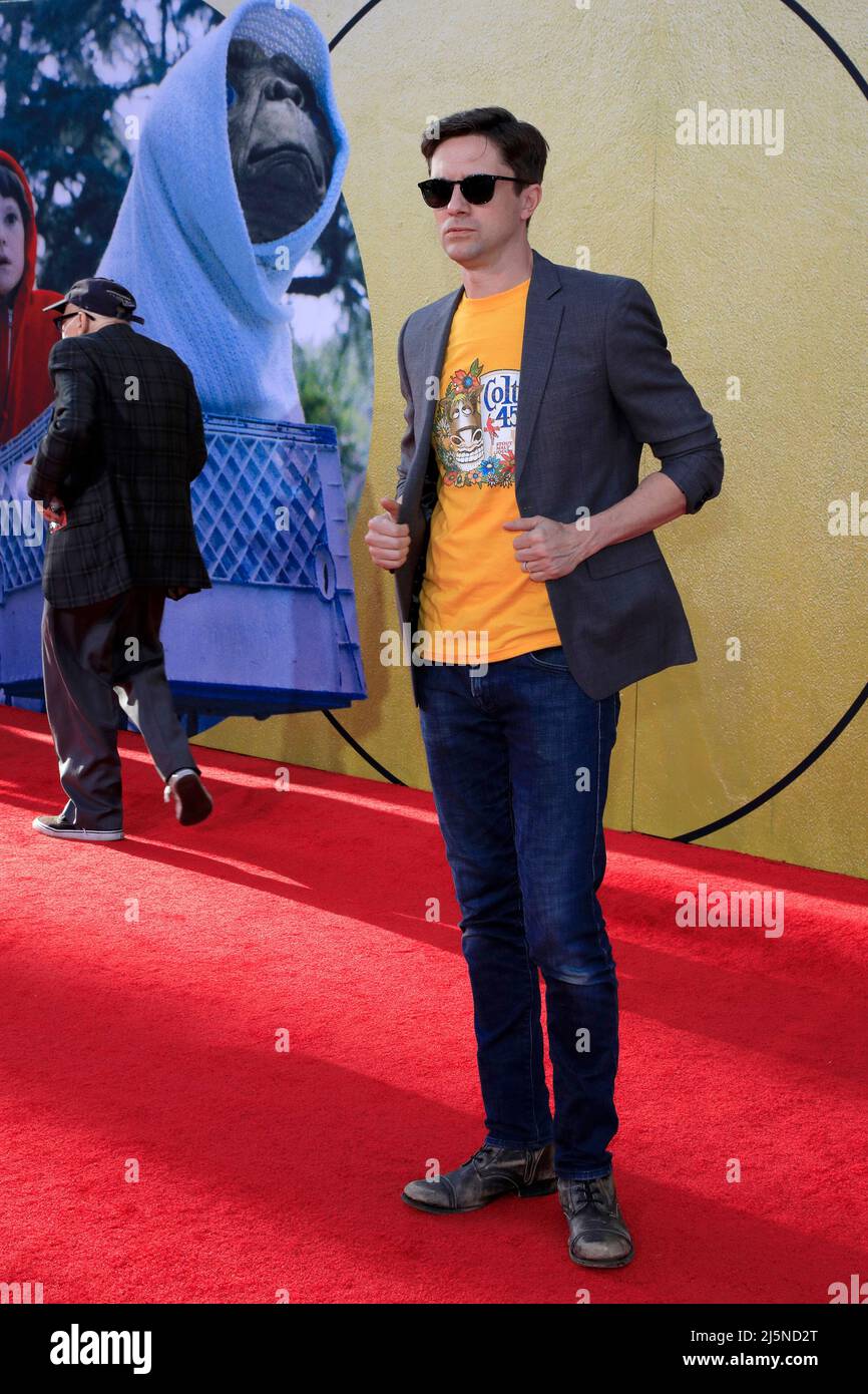 21. April 2022, Los Angeles, CA, USA: LOS ANGELES - APR 21: Topher Grace bei der ET 40. Anniv Vorführung beim 2022 TCM Classic Film Festival im TCL Chinese Theatre IMAX am 21. April 2022 in Los Angeles, CA (Bildquelle: © Kay Blake/ZUMA Press Wire) Stockfoto
