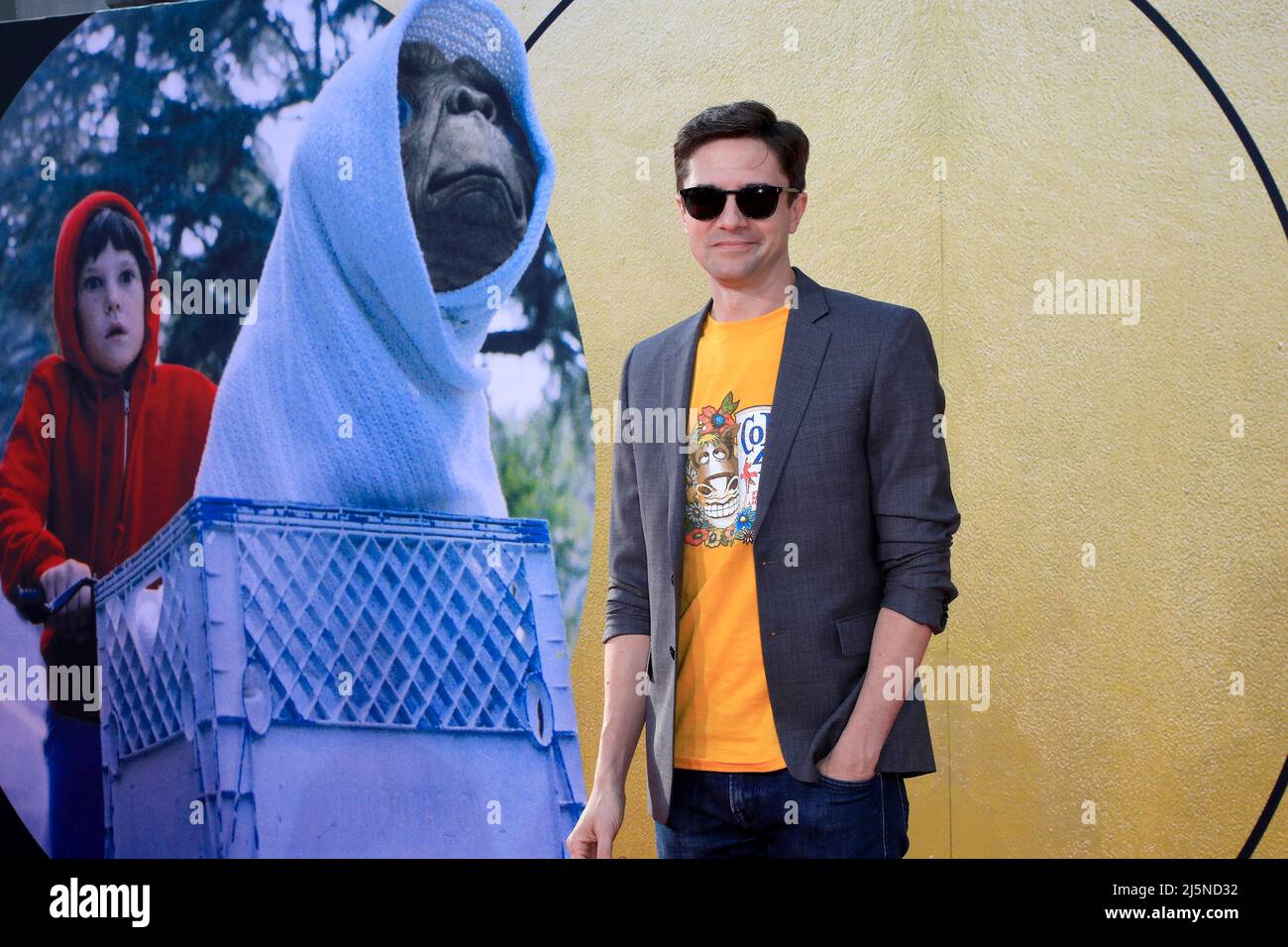 21. April 2022, Los Angeles, CA, USA: LOS ANGELES - APR 21: Topher Grace bei der ET 40. Anniv Vorführung beim 2022 TCM Classic Film Festival im TCL Chinese Theatre IMAX am 21. April 2022 in Los Angeles, CA (Bildquelle: © Kay Blake/ZUMA Press Wire) Stockfoto