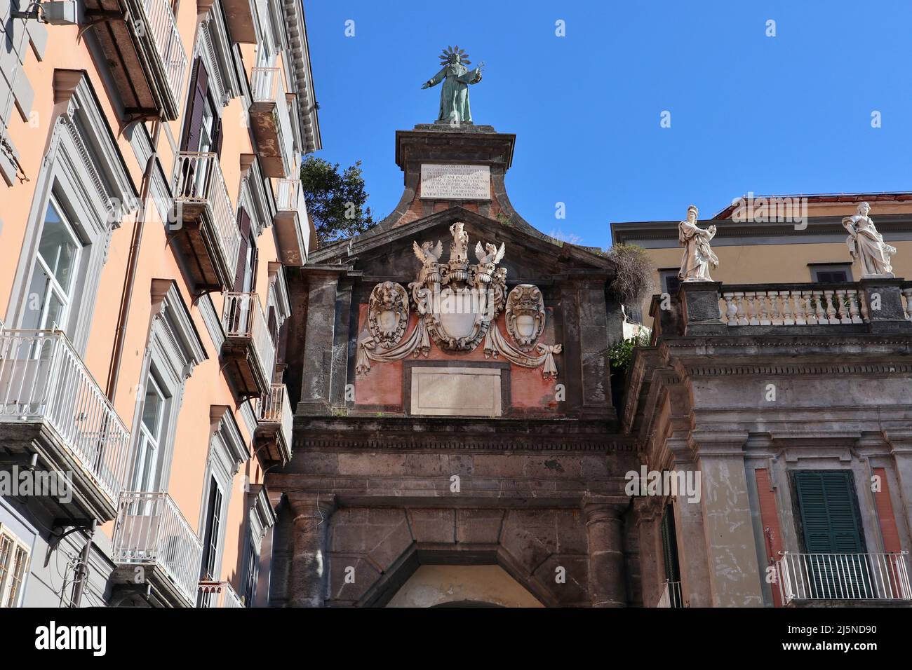 Piazza san gaetano -Fotos und -Bildmaterial in hoher Auflösung – Alamy
