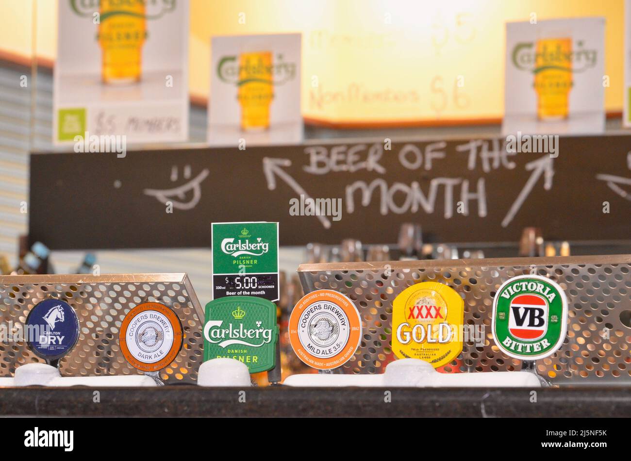 Bier vom Fass in einem australischen Club Stockfoto