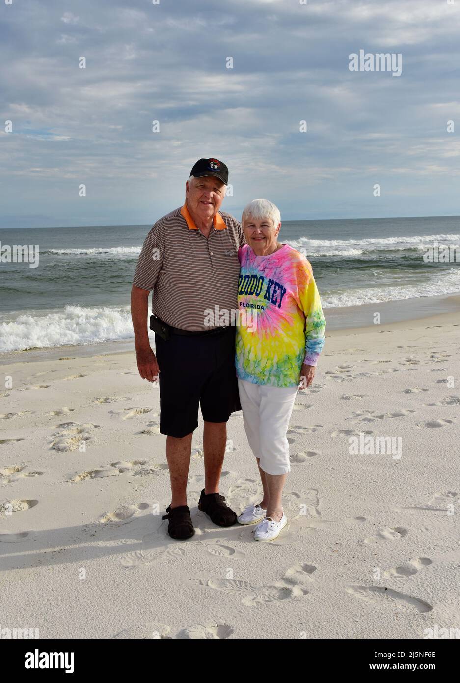 Rentnerpaar an einem Florida Strand Stockfoto