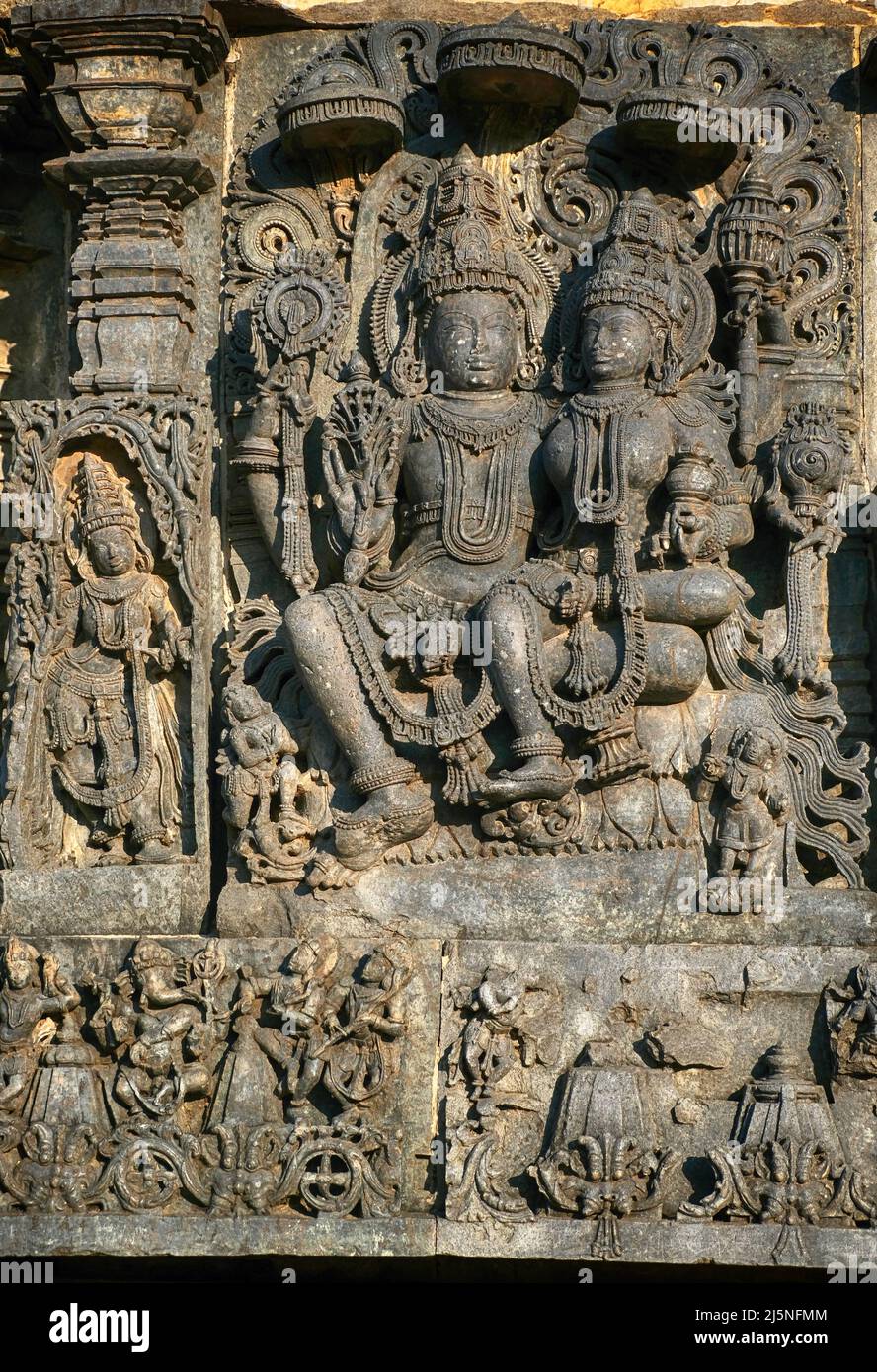 21. Dezember 2021, Halebidu, Karnataka, Indien, Hoysaleswara Tempel Skulptur Arbeit, 12.-Jahrhundert Hindu-Tempel Shiva gewidmet. Stockfoto