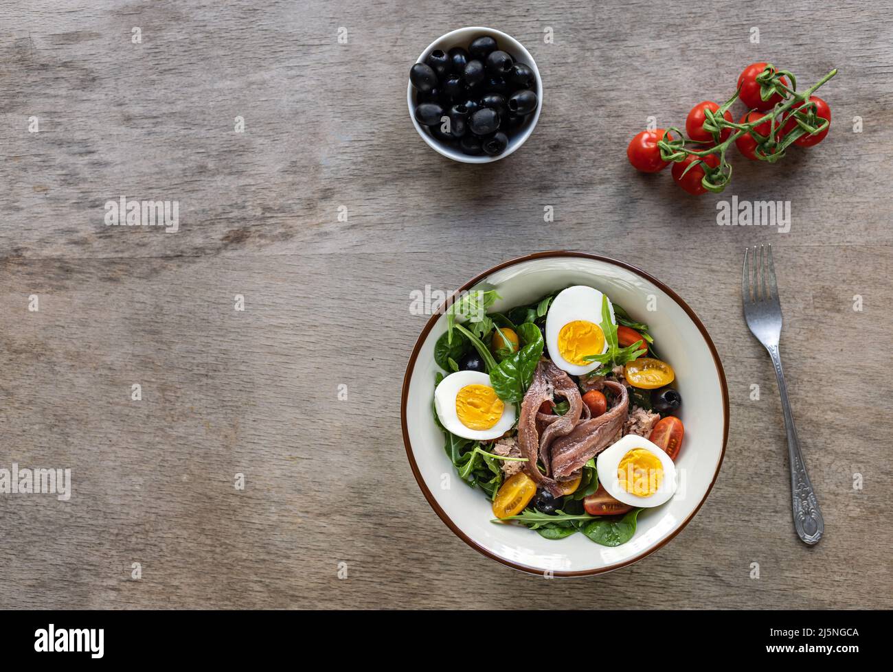 Nicoise Salat, ideal für Keto Diät Abendessen. Stockfoto