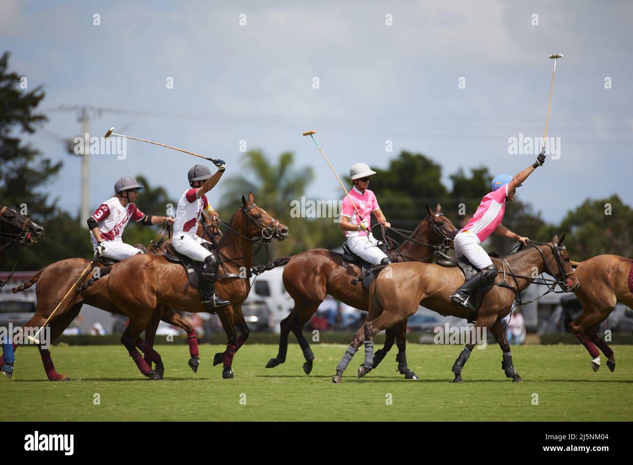 Wellington, Usa. 24. April 2022. Pilot Polo vs La Elina Polo Team während der U.S. Open Polo Championship 2022, Finale im International Polo Club Palm Beach, Florida. Endergebnis: 11-6. Sieger: Pilot Polo. (Foto von Yaroslav Sabitov/SOPA Images/Sipa USA) Quelle: SIPA USA/Alamy Live News Stockfoto