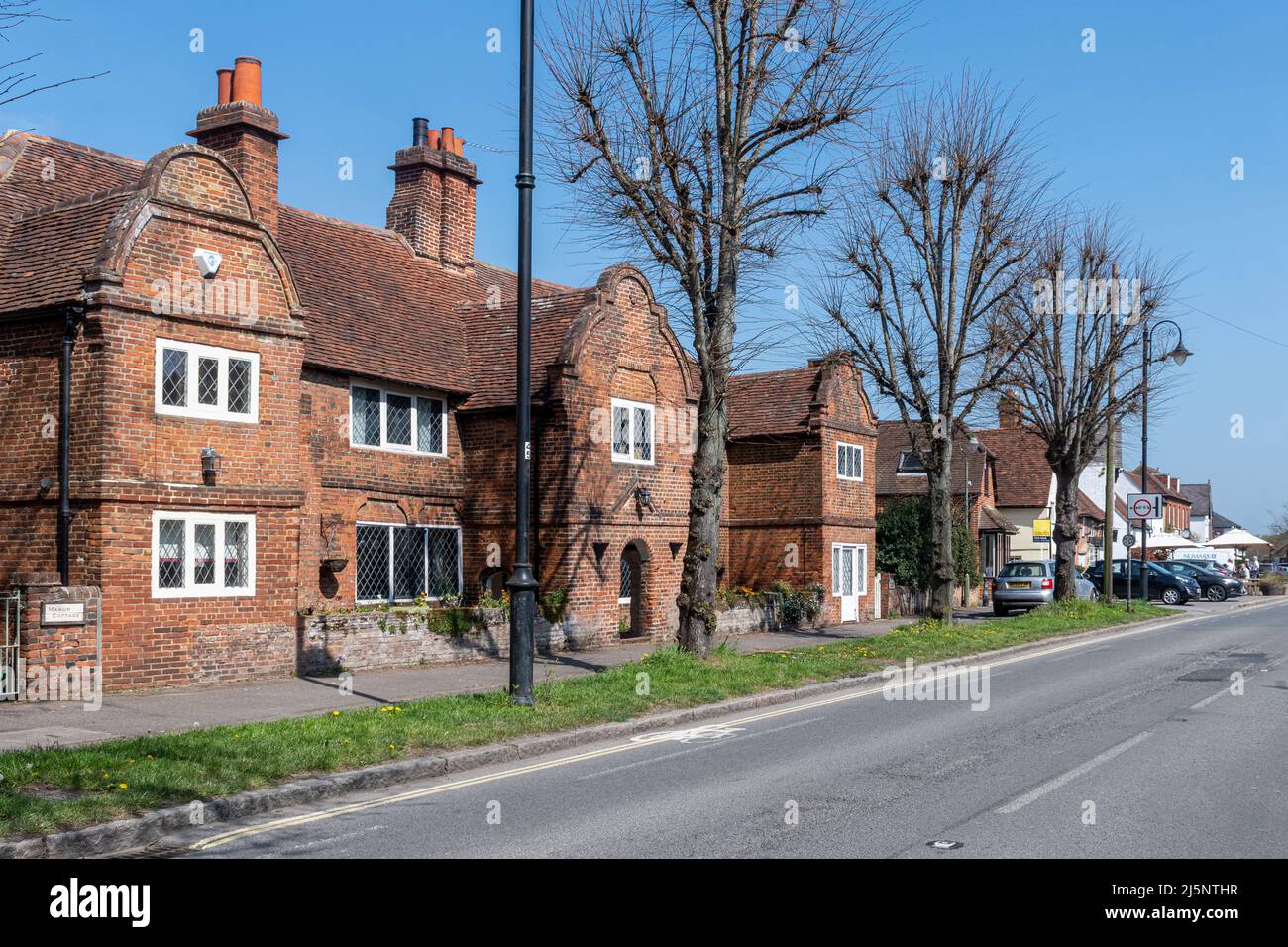 Manor Cottage in der Ripley High Street, einem attraktiven Dorf in Surrey, England, Großbritannien, ein denkmalgeschütztes Gebäude Stockfoto