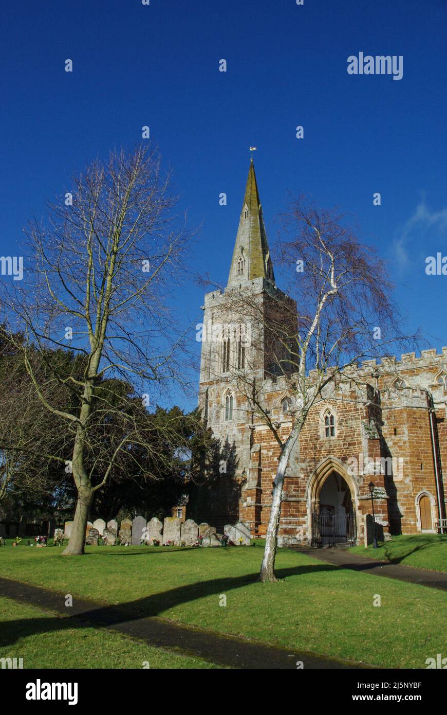 Church of St Mary im Dorf Finedon, Northamptonshire, Großbritannien; am besten bekannt als Pfarrer Richard Coles als Vikar Stockfoto