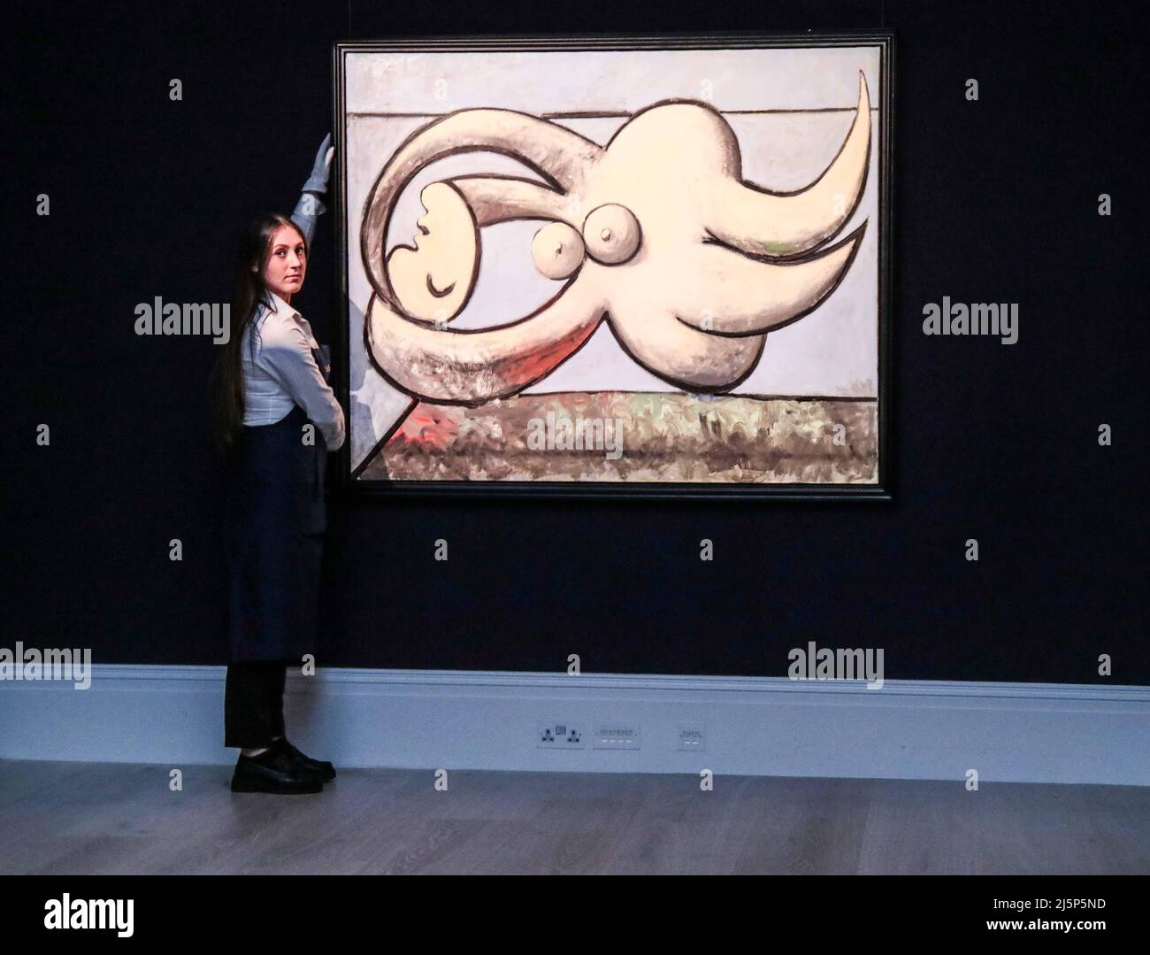 London 25. April 2022 Picassos entrückte Hommage an Marie-Thérèse Walter 1932 mit 60.000.000 Dollar. Sotheby's London Preview der wichtigsten Auktionshighlights aus New York Paul Quezada-Neiman/Alamy Live News Stockfoto