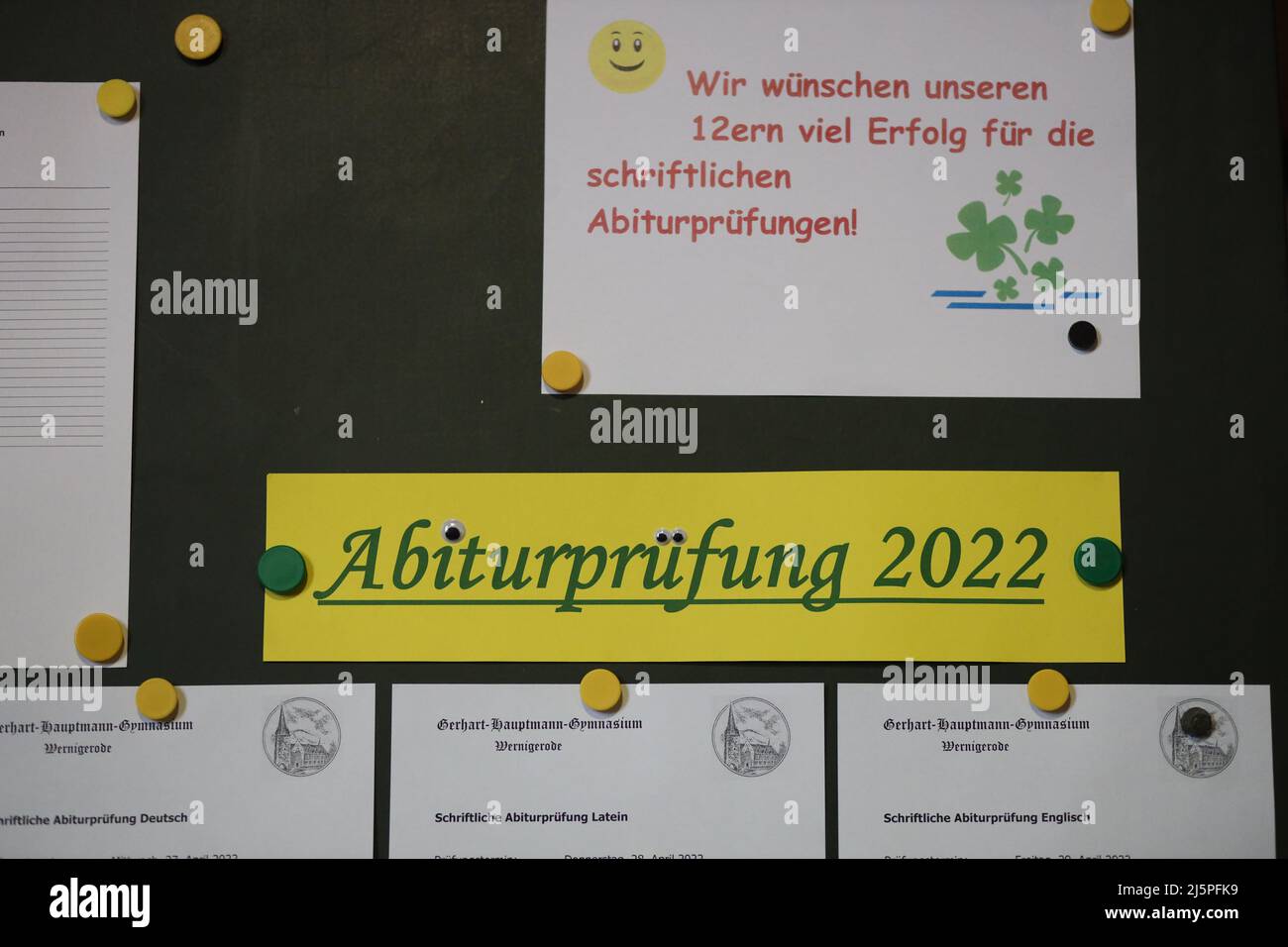  Wernigerode, Deutschland. 25. April 2022. Die Abiturprüfung 2022 steht Motiv 