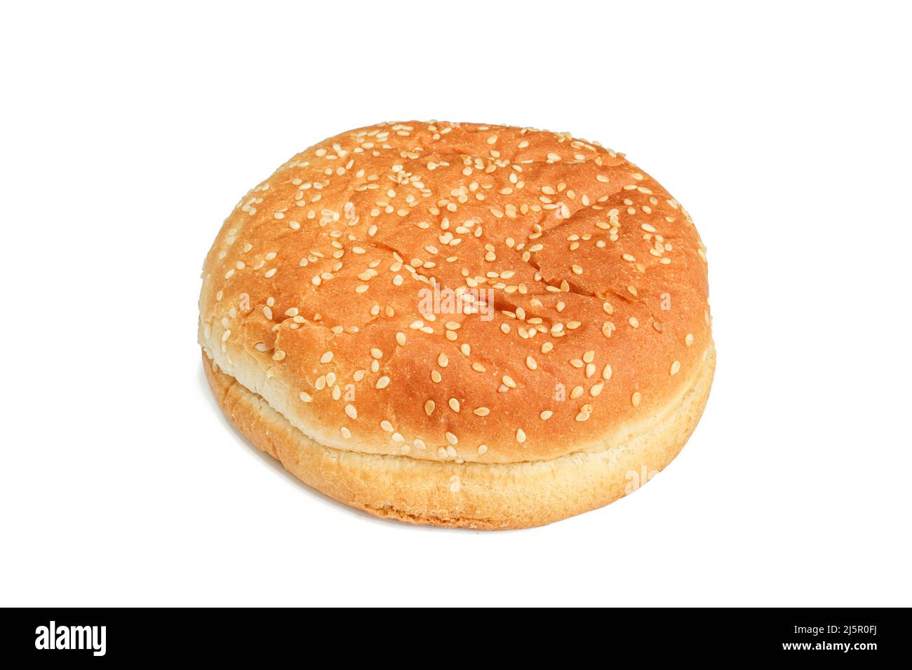 Burger-Brötchen mit Sesam isoliert auf weißem Hintergrund Stockfoto