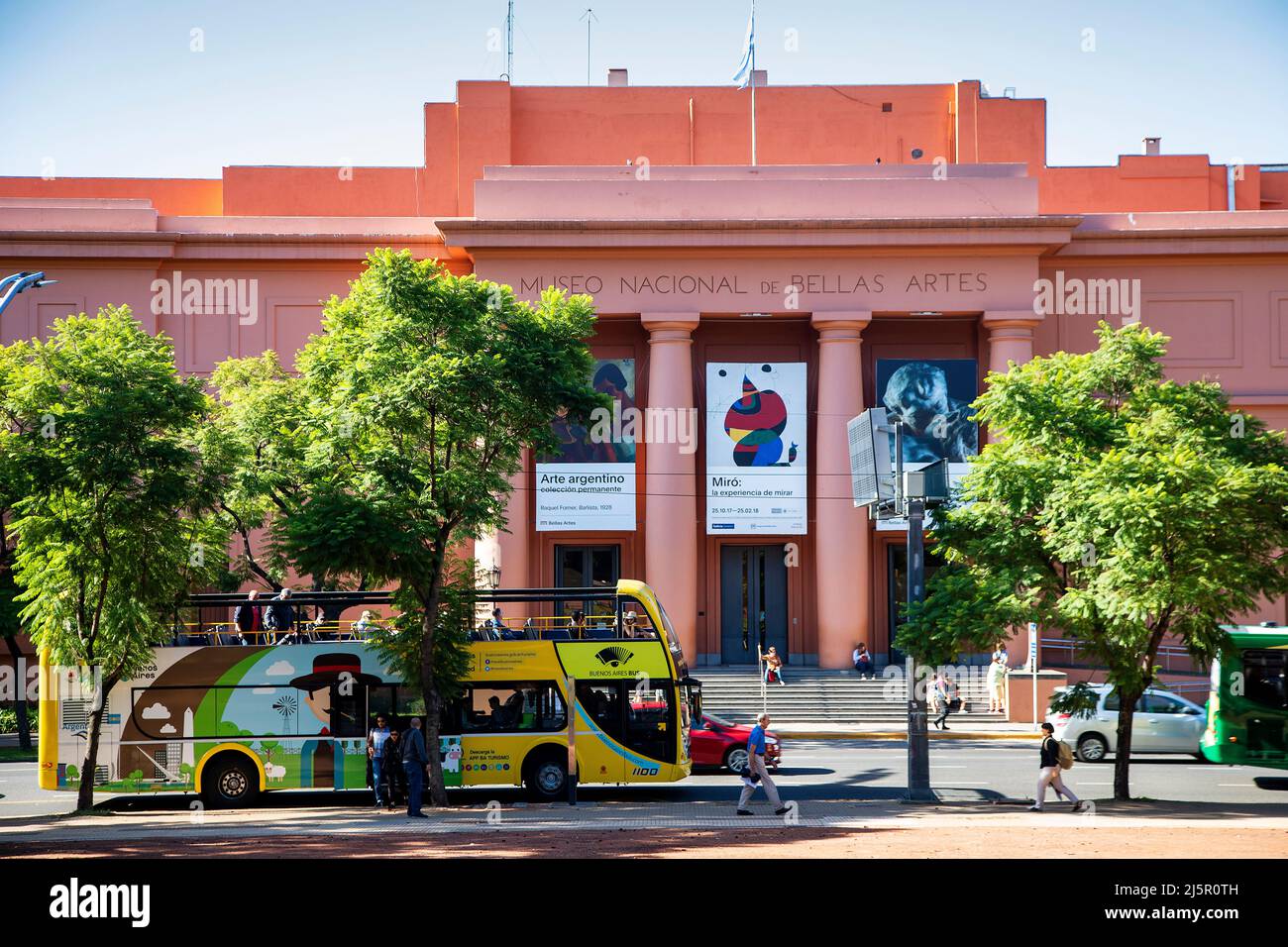 Das Museo Nacional de Bellas Artes (MNBA) ("National Museum of Fine Arts") ist ein argentinisches Kunstmuseum in Buenos Aires, das sich in Recoleta befindet. Stockfoto