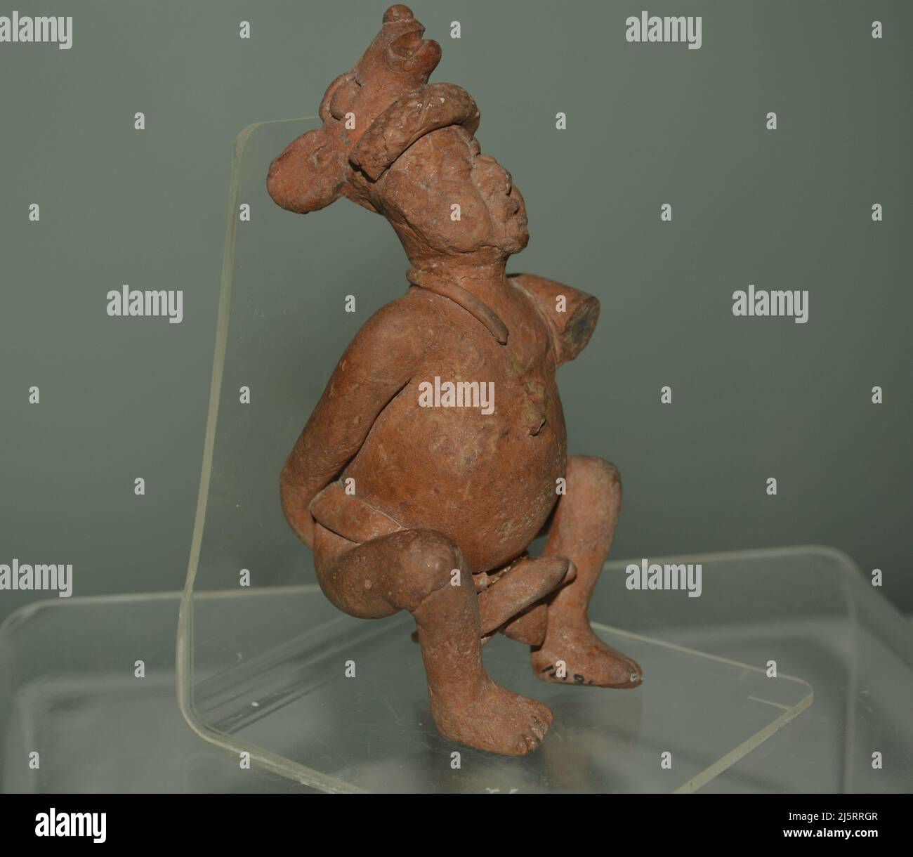 Abbildung einer Maya Chaman, die das Selbstaufopferungsgefühl von Enema zeigt. Hecelchakan Museum Campeche Mexiko Stockfoto