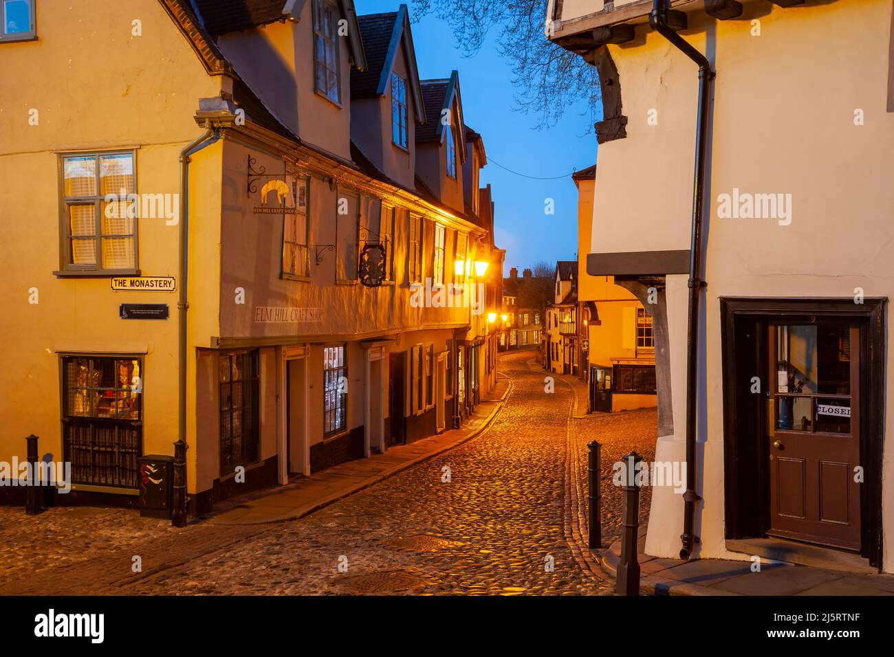 Abend auf dem Elm Hill in Norwich, Norfolk, England. Stockfoto