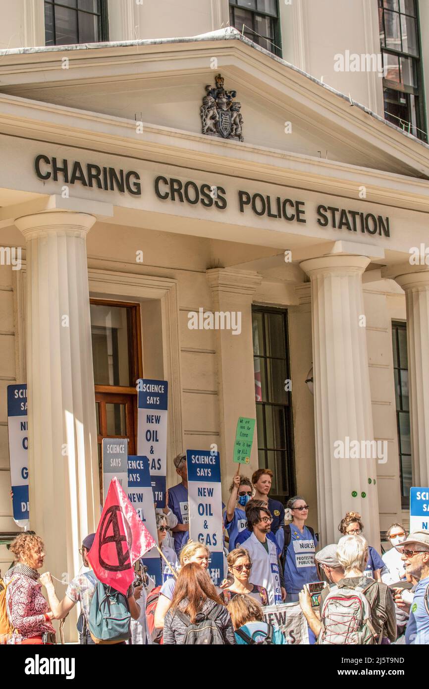 Am 2020. September haben sich die Demonstranten im Zentrum von London gegen den Klimawandel eingesetzt Stockfoto