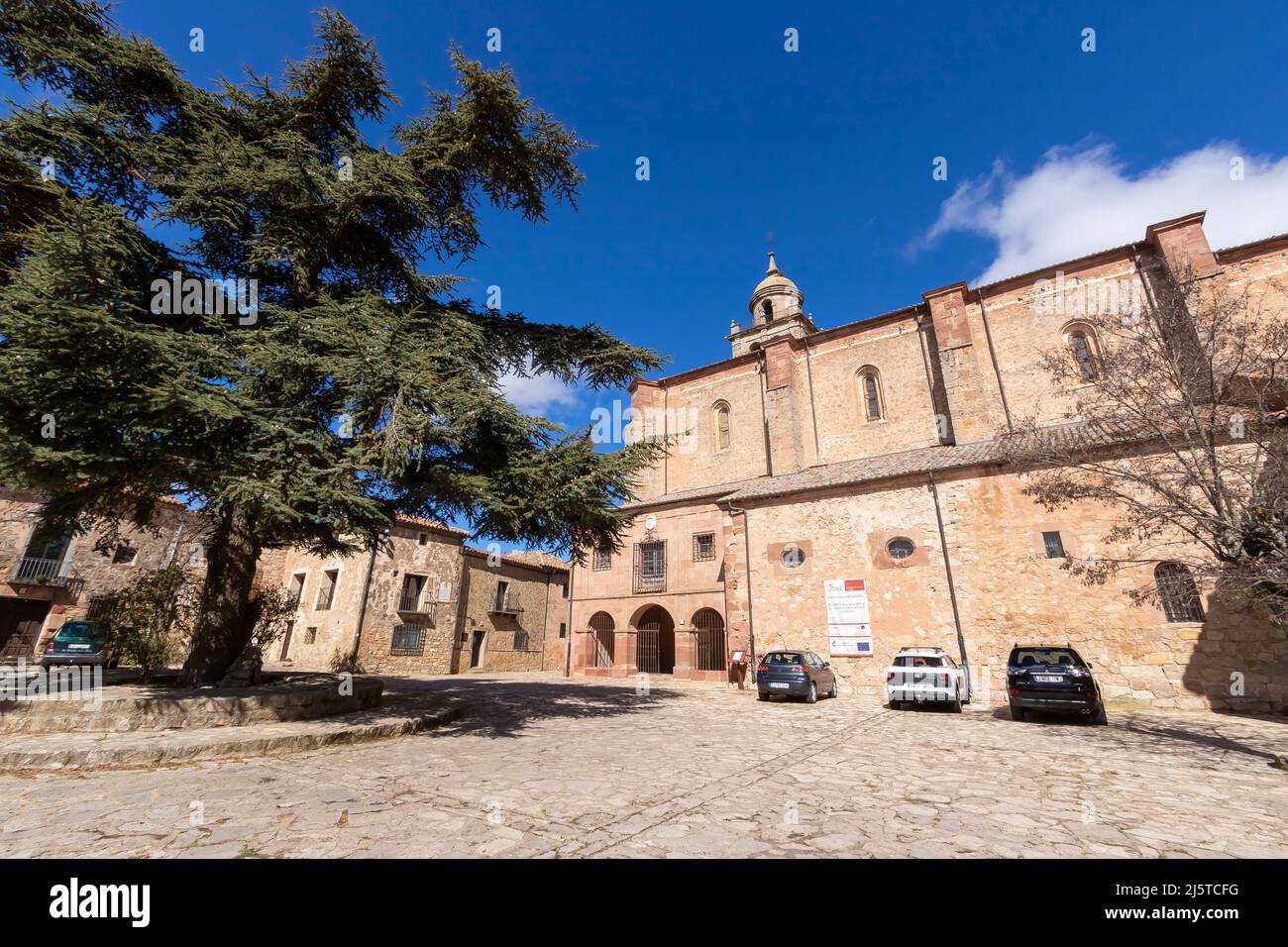 Colegiata Nuestra Señora de la Asunción im Dorf Medinaceli, Provinz Soria, Spanien. Stockfoto