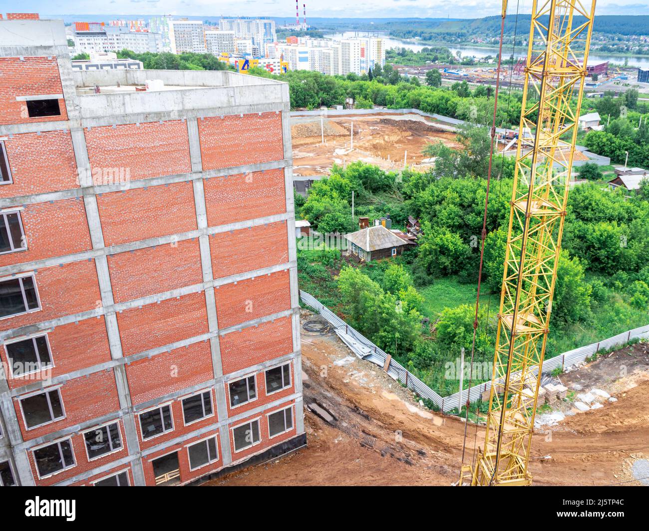 Entwicklung des Stadtgebiets, Bau von Neubauten und Kauf von Grundstücken für den Bau, selektiver Fokus Stockfoto