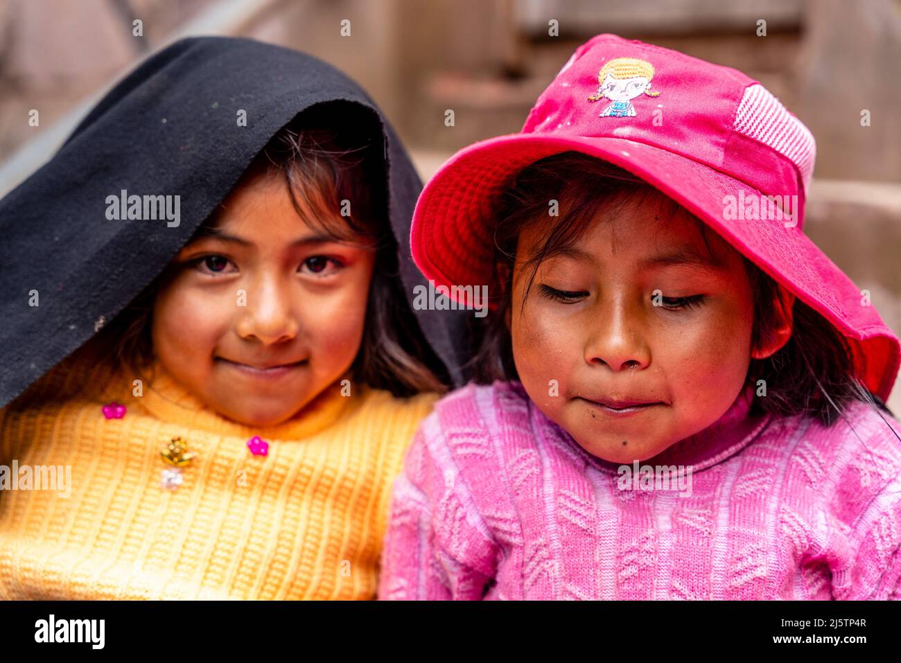 Taquilenos Kinder, Taquile Island, Titicacasee, Puno, Peru. Stockfoto