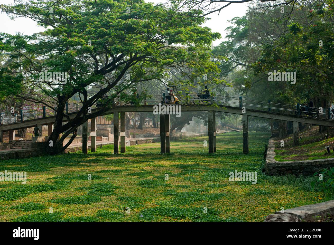 Brücke zu überqueren Kanal bei Alappuzha Staat Kerala Indien Stockfoto