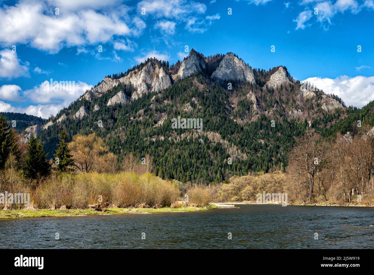 Die drei Kronen und der Fluss Dunajec, Nationalpark Pieniny, Polen / Slowakei. Stockfoto