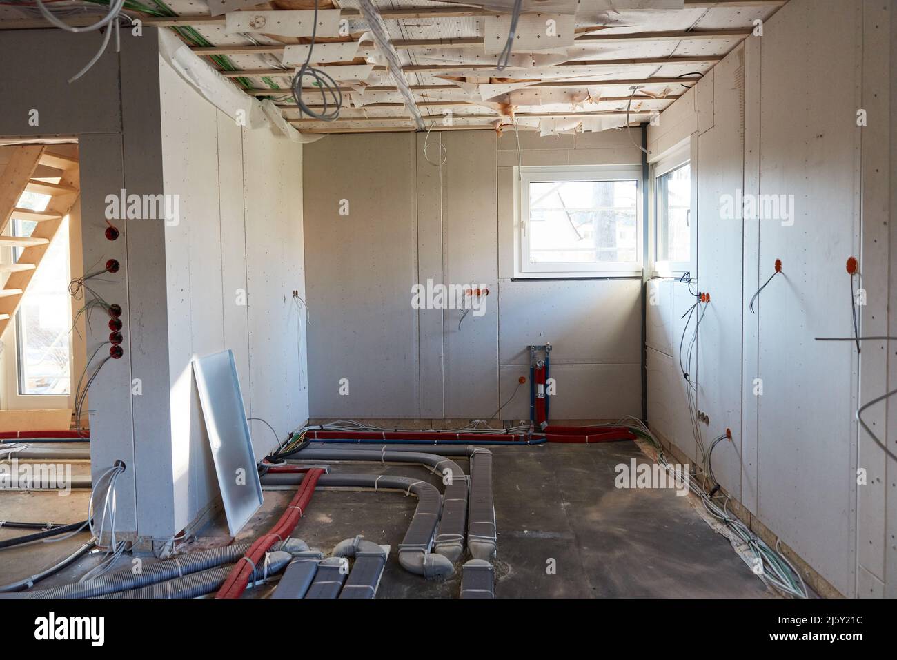 Planung einer Küche beim Bau eines Hauses mit Trockenbau und Elektroinstallation und Lüftungssystem Stockfoto
