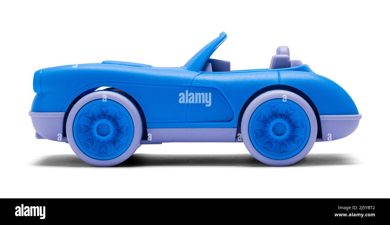 Blauer Kunststoff Spielzeug Auto Schnitt auf Weiß. Stockfoto