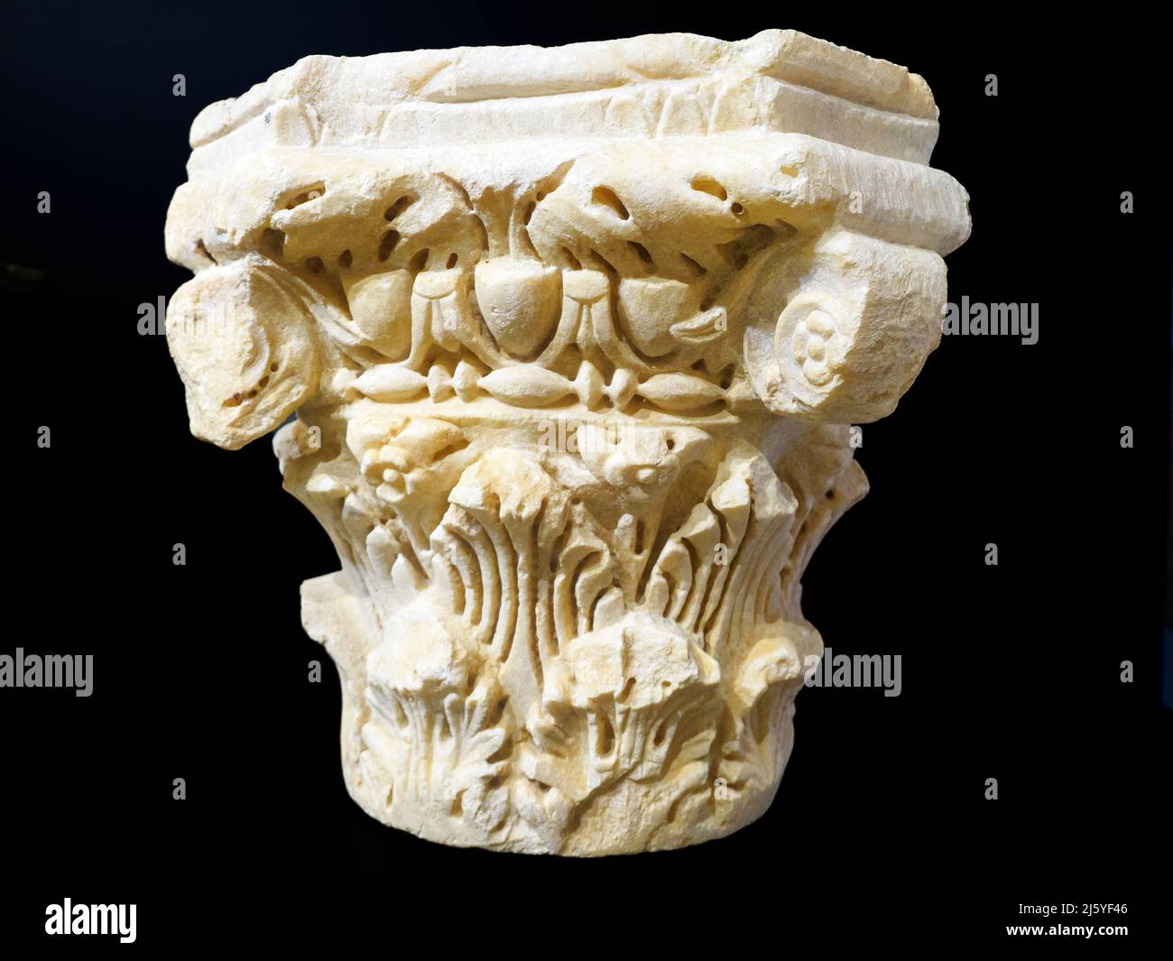 Composite-Hauptstadt Roman, M3. Jahrhundert Marmor Cordoba Archäologisches und Ethnologisches Museum von Córdoba Stockfoto