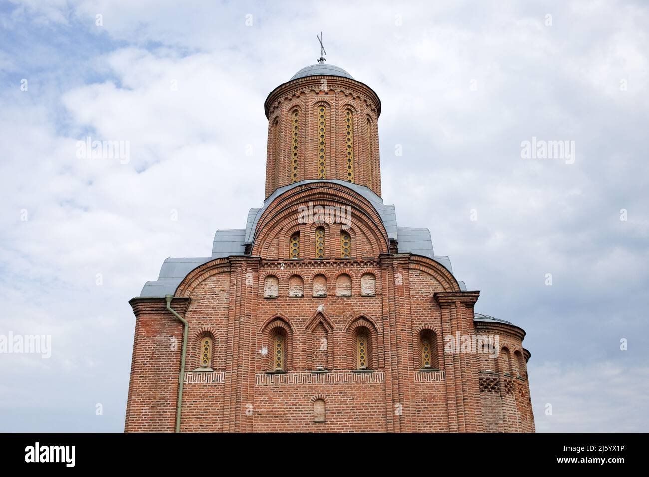 Die Freitagskirche in Tschernihiw (genauer: Die Kirche des Hl. Paraskevi Freitag in Torg) ist eine orthodoxe Kirche, die sich in Tschernihiw befindet. Stockfoto