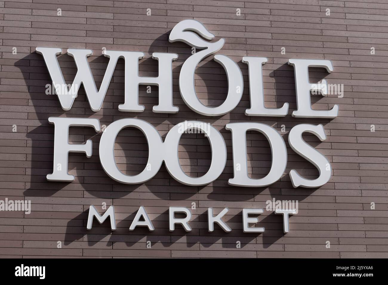 Chicago - Ca. April 2022: Whole Foods Market. Whole Foods Market bietet Amazon Prime Mitgliedern eine einstündige Abholung von Lebensmitteln an. Stockfoto