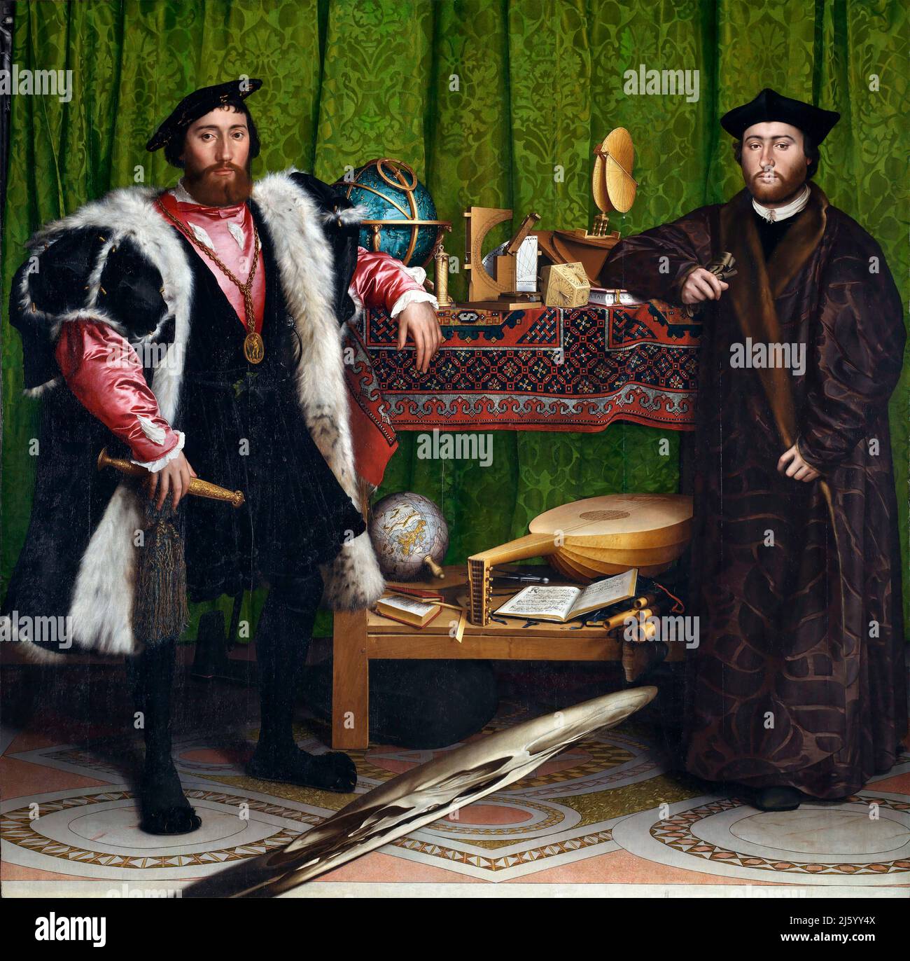 Die Botschafter (Jean de Dinteville und Georges de Selve) von Hans Holbein dem Jüngeren (1497/8-1543), Öl auf Eiche, 1533. Das Gemälde zeigt den Pflaster der Cosmati in der Westminster Abbey. Stockfoto