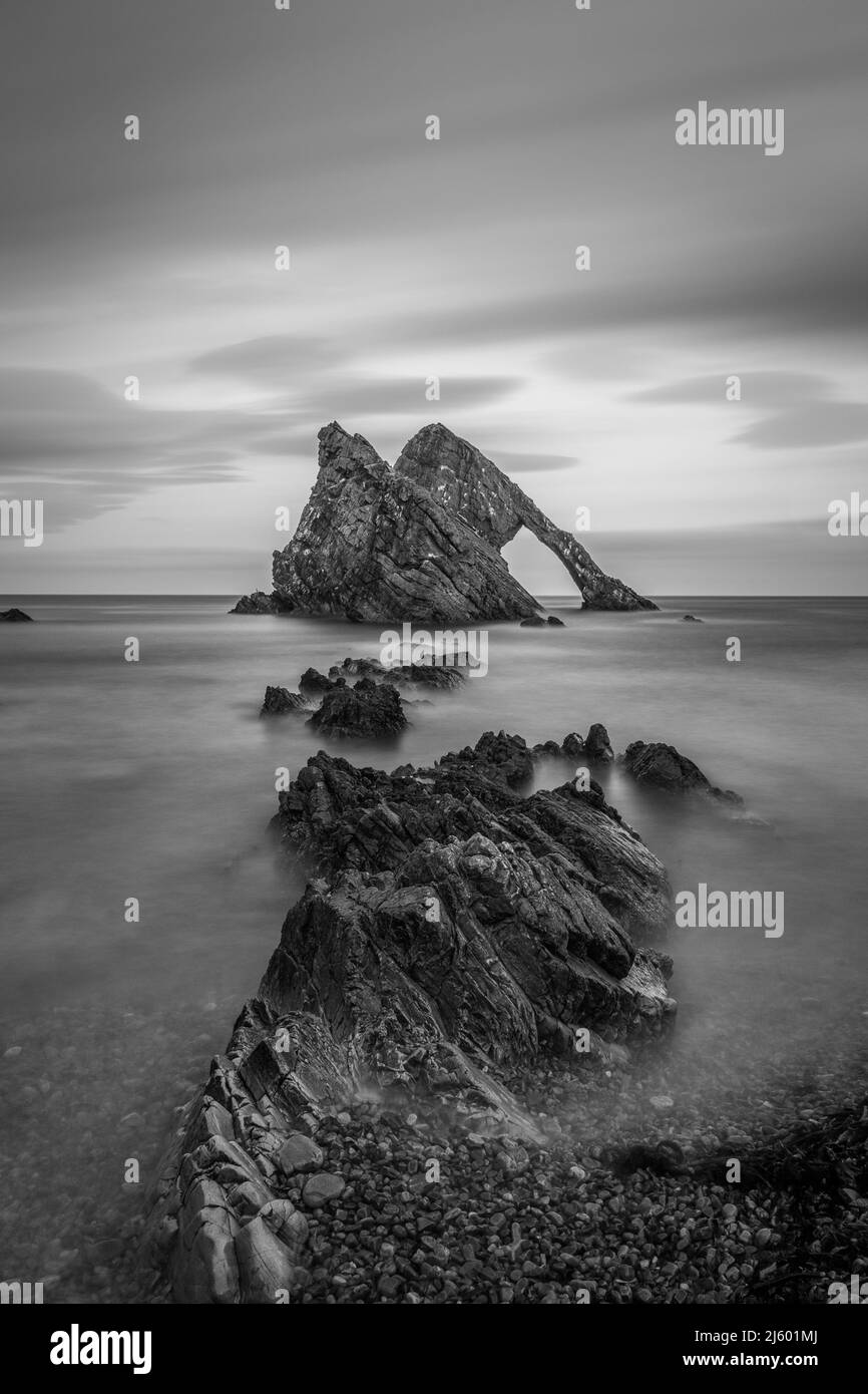 Bogen Geige Rock, Portknockie, Schottland Stockfoto