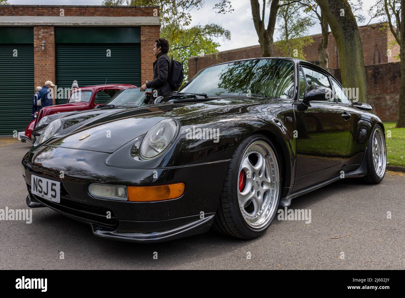 1996 Porsche 911 (993) Carrera RS ‘NSJ 5’ auf der April Scramble im Bicester Heritage Center am 23.. April 2022 zu sehen Stockfoto