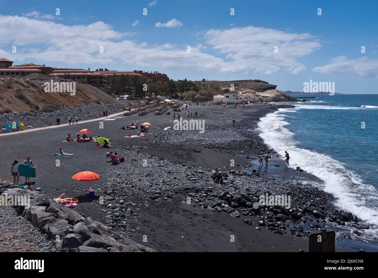 dh La Caleta COSTA ADEJE TENERIFFA Playa De La Enramada vulkanischer schwarzer Sandstrand Südküste Stockfoto