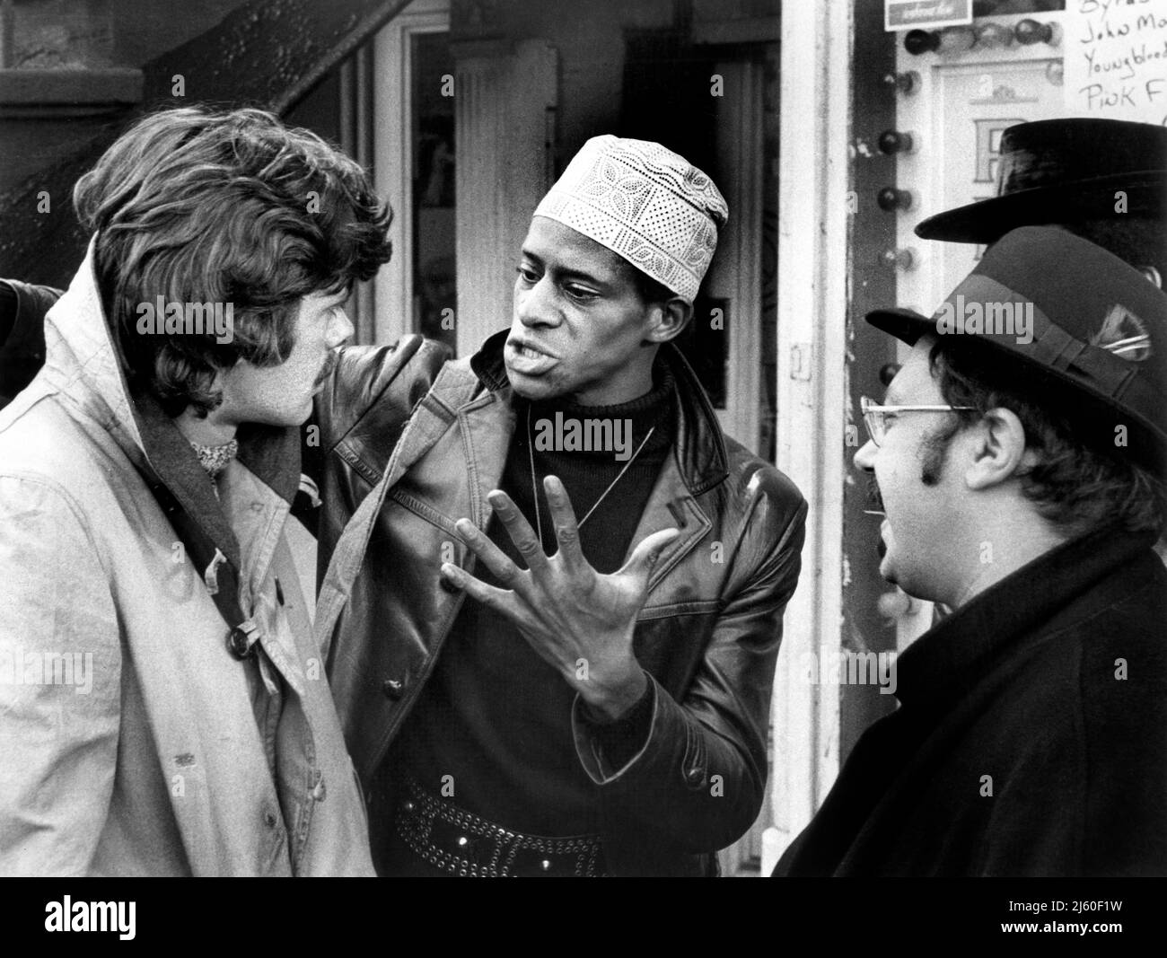 Michael Sarrazin, Antonio Vargas, Roger Robinson, am Set des Films, 'Believe in Me', MGM, 1971 Stockfoto