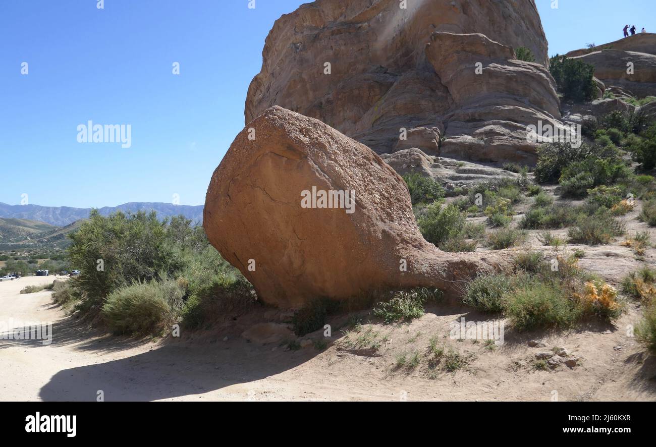 Agua Dulce, Kalifornien, USA 17.. April 2022 Eine allgemeine Ansicht der Atmosphäre des Vasquez Rocks Natural Park am 17. April 2022 in Agua Dulce, Kalifornien, USA. An diesem Ort befinden sich Dracula mit Bela Lugosi, The Flintstones Movie, Mel Brooks Blazing Saddles, Bill und Ted's Excellent Adventure mit Keanu Reeves, Planet of the Apes, Star Trek, Austin Powers man of Mystery mit Mike Myers, Army of Darkness, Werwolf of London, Michael Jackson Black and White Video, Bette Midler für die Jungen, Rihanna und Justin Timberlake Rehab Video, Steal My Girl with One Direction, Airwolf, A Team, The Bionic Woman, Stockfoto