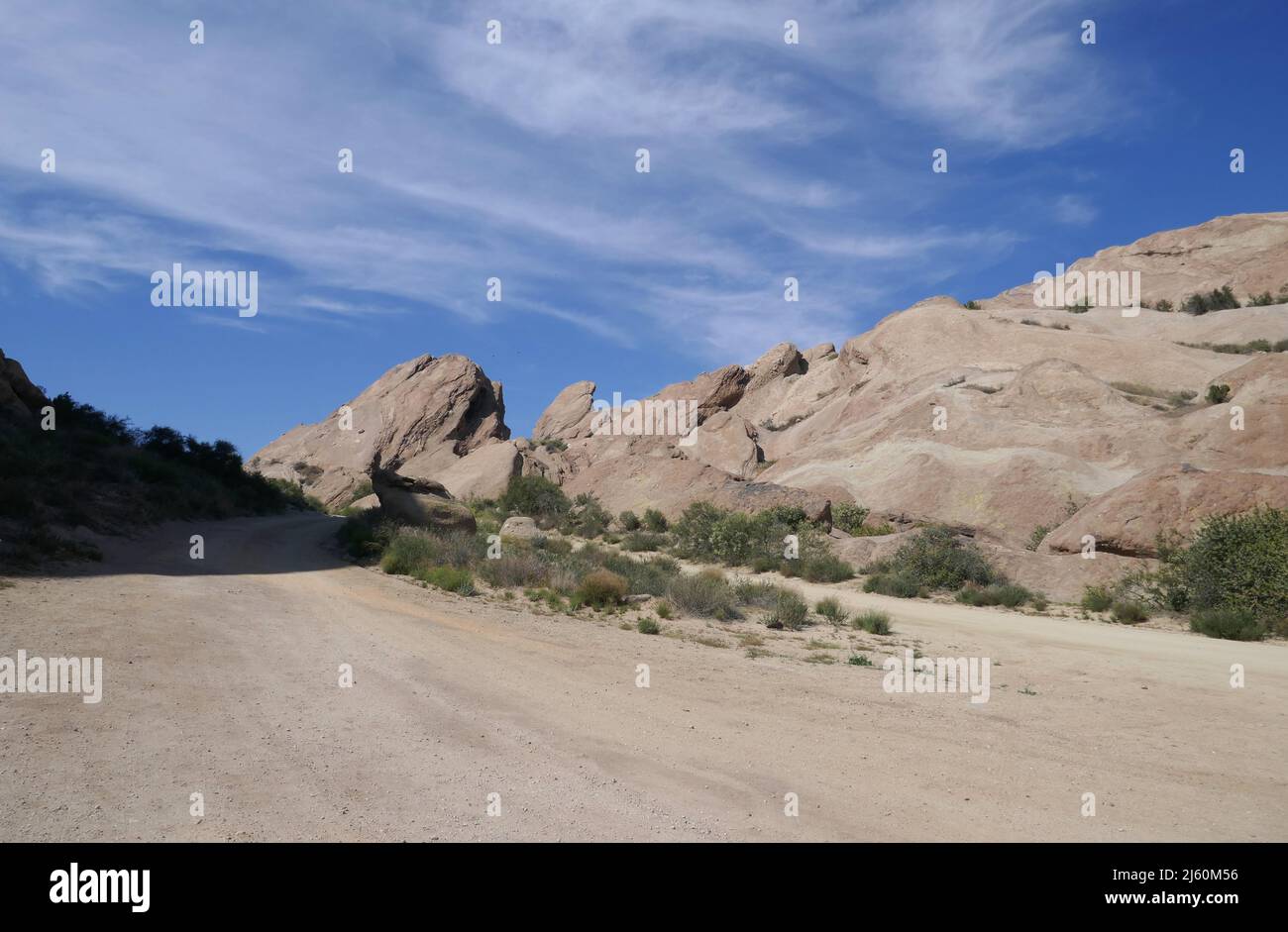 Agua Dulce, Kalifornien, USA 17.. April 2022 Eine allgemeine Ansicht der Atmosphäre des Vasquez Rocks Natural Park am 17. April 2022 in Agua Dulce, Kalifornien, USA. An diesem Ort befinden sich Dracula mit Bela Lugosi, The Flintstones Movie, Mel Brooks Blazing Saddles, Bill und Ted's Excellent Adventure mit Keanu Reeves, Planet of the Apes, Star Trek, Austin Powers man of Mystery mit Mike Myers, Army of Darkness, Werwolf of London, Michael Jackson Black and White Video, Bette Midler für die Jungen, Rihanna und Justin Timberlake Rehab Video, Steal My Girl with One Direction, Airwolf, A Team, The Bionic Woman, Stockfoto