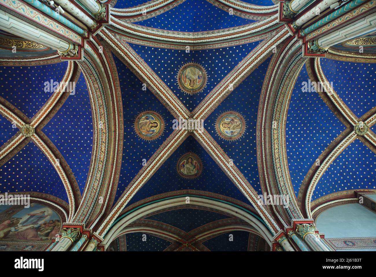 Deckengemälde in der Kirche Saint-Germain-des-Prés in Paris, Frankreich. Stockfoto