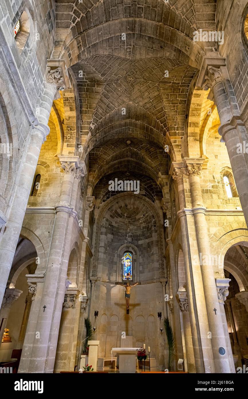 Innenraum der Kirche San Giovanni Battista (13.. Jahrhundert) in Mdera, Piazza San Francesco, Sasso Barisano, Basilicata, Italien. Stockfoto