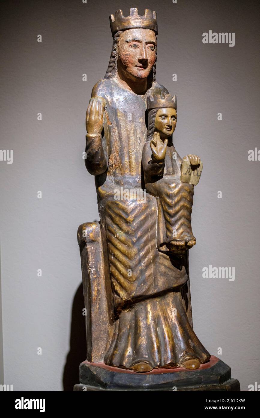 Mare de Deu aus der Ternelles-Zelle, 13.. Jahrhundert, spätromanische Schnitzerei, Eremitage von Cel.la Vella, pollensa Museum, Mallorca, Balearen, Spa Stockfoto