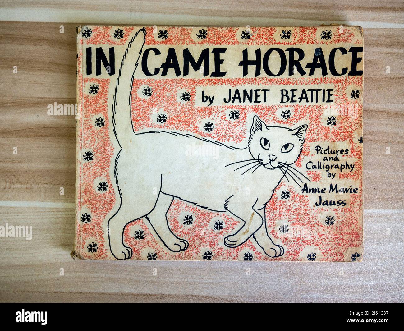 Foto eines Buches, in „Kame Horace“, von Janet Beattie, 1955 Frederick Warne Verlag Stockfoto