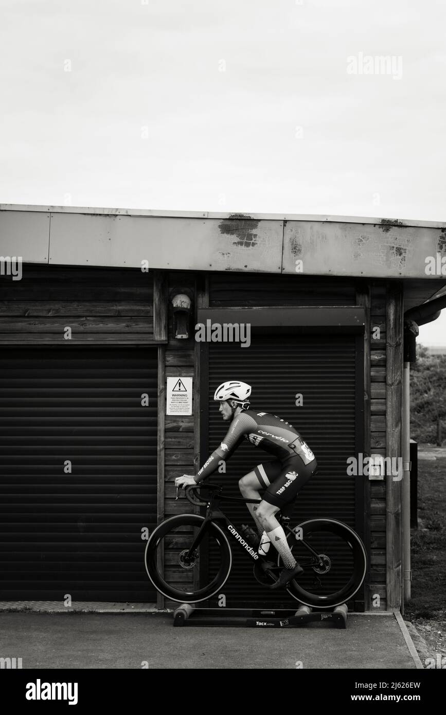 London, England, 26. April 2022. Miche West Thames League Runde 5 auf der Hillingdon Cycling Circuit. Jeden Dienstag während der Sommermonate, Amateur und Profe Stockfoto