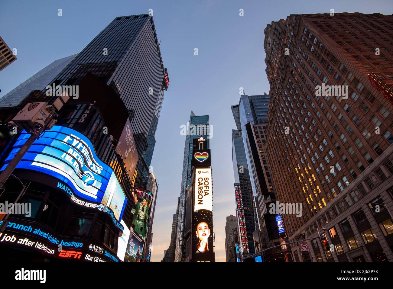 Abenddämmerung am Times Square, Midtown Manhattan, New York USA Stockfoto