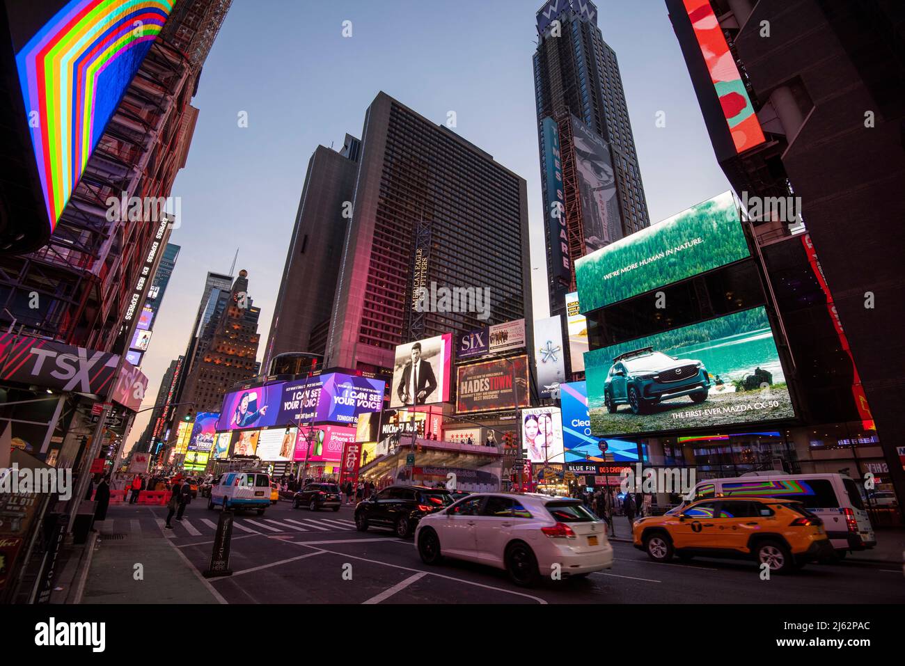 Abenddämmerung am Times Square, Midtown Manhattan, New York USA Stockfoto