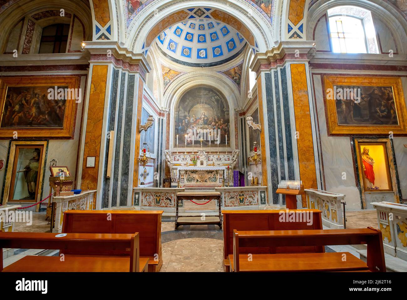 Kapelle des Allerheiligsten Sakraments, Kathedrale in Brindisi. Piazza Duomo in der Nähe des Archiologischen Museums in Brindisi, Apulien (Apulien), Italien. Stockfoto