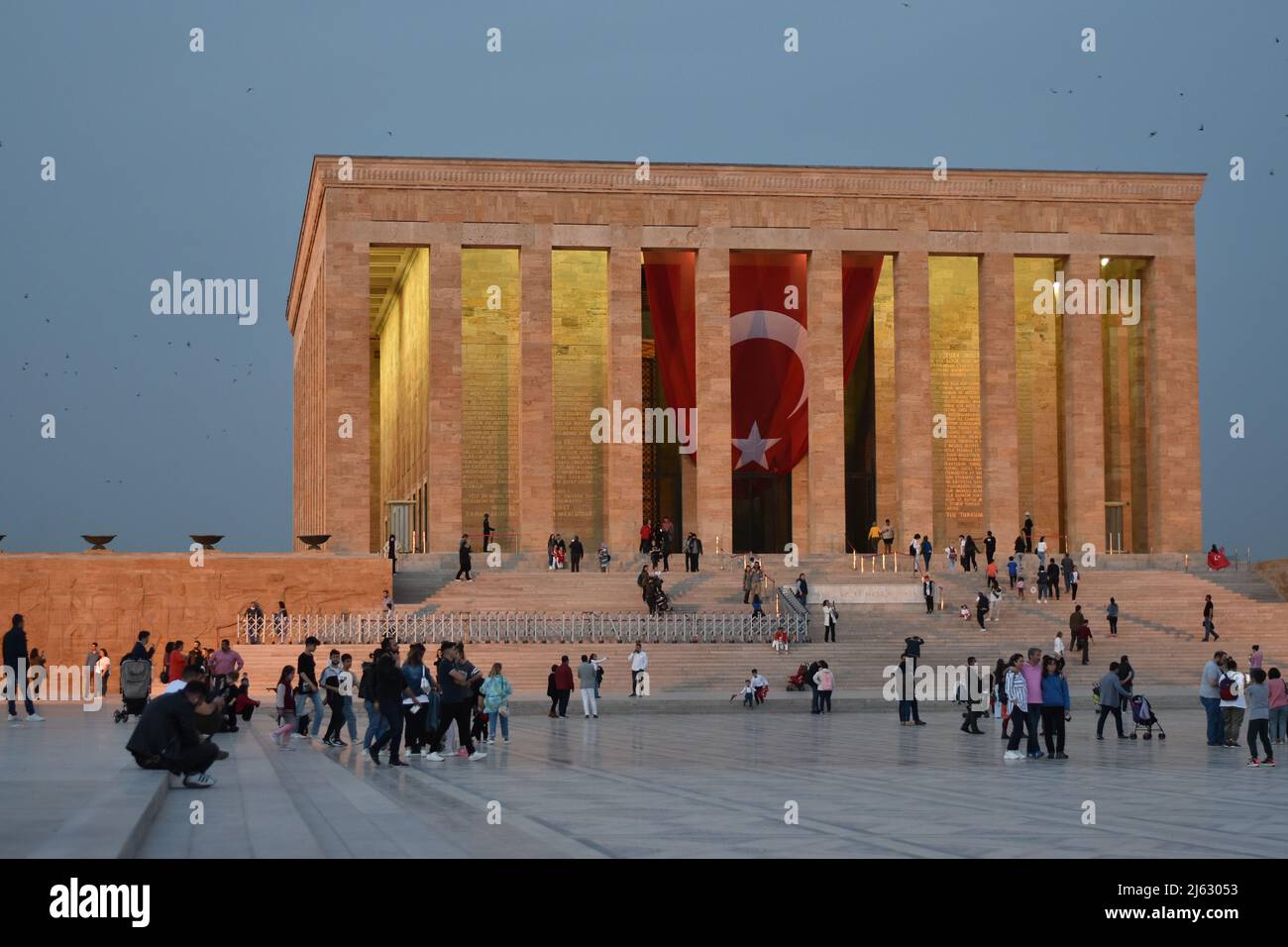 Nachtansicht des Mausoleums von Atatürk in Ankara, Türkei Stockfoto