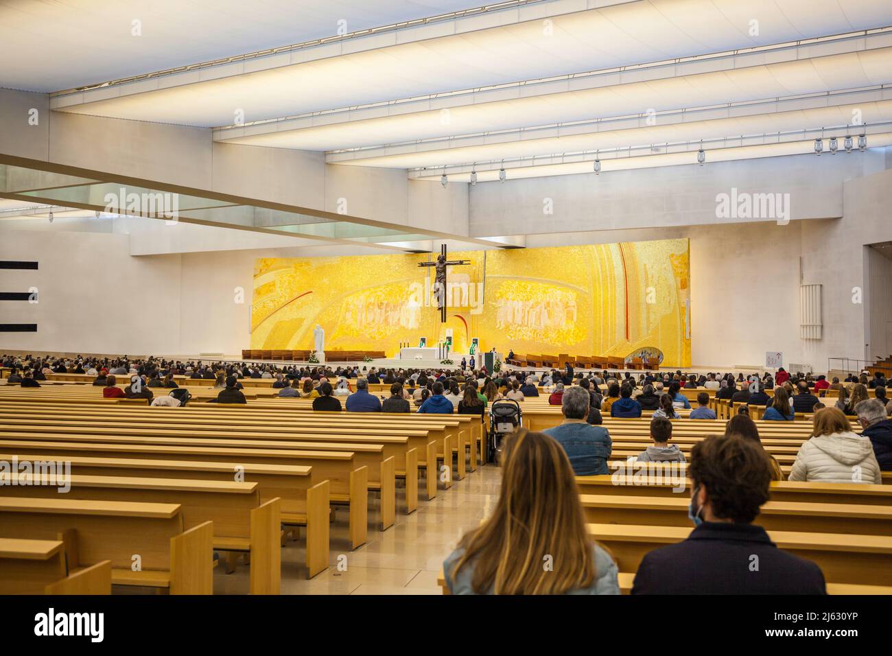 Heilige Messe in der Basilika der Allerheiligsten Dreifaltigkeit Stockfoto