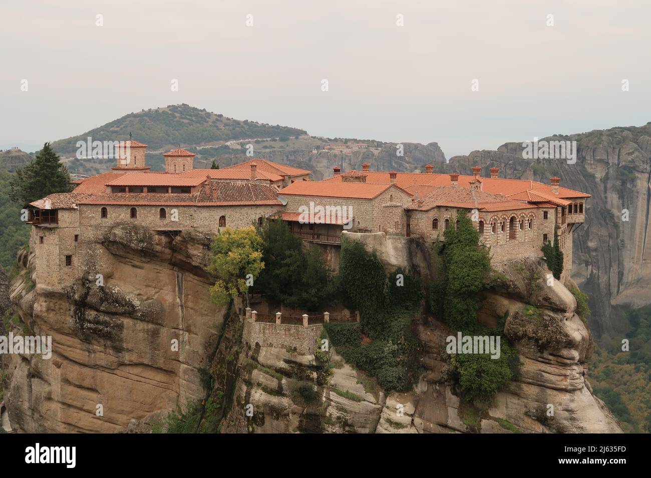 Das große Kloster von Varlaam, erbaut auf einer Felssäule, Meteora, Griechenland 2021 Stockfoto