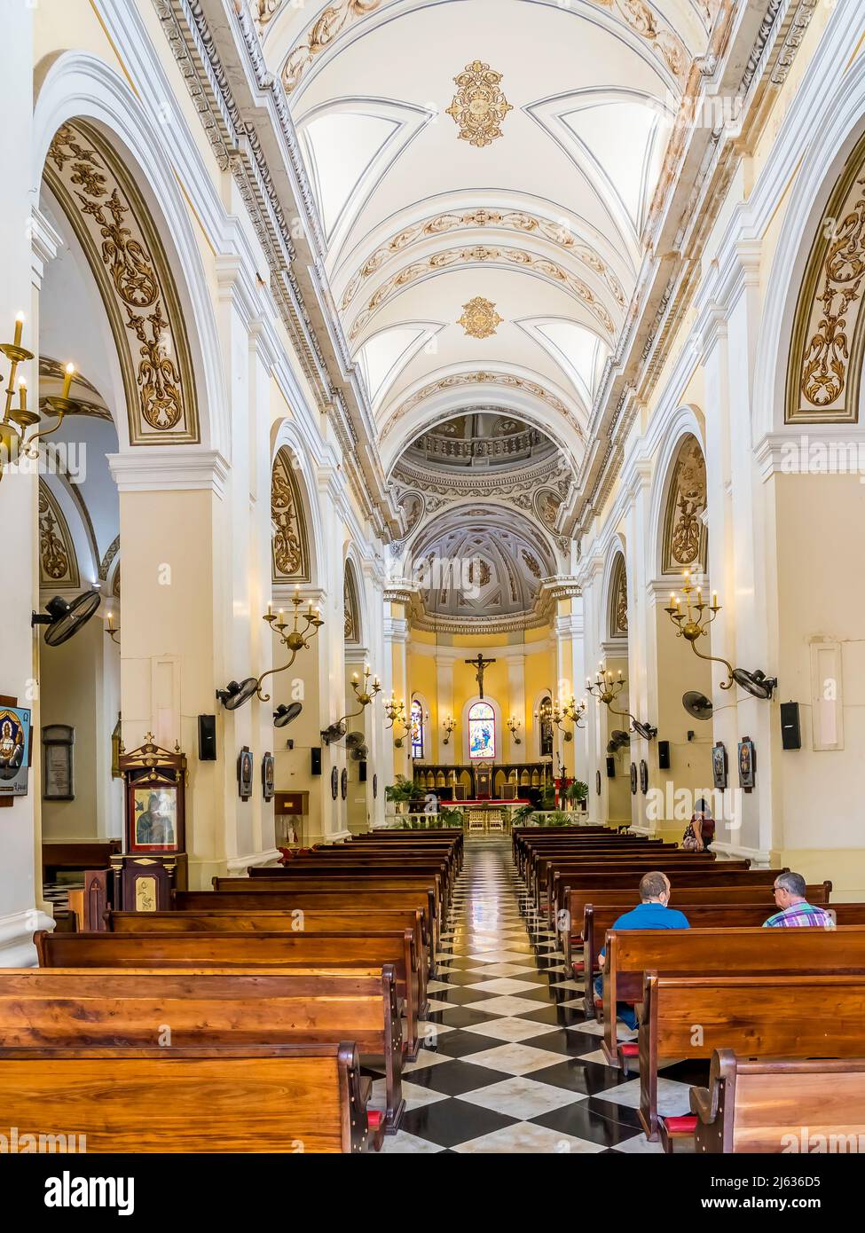 Innenraum der Catedral de San Juan Bautista, oder Kathedrale des Heiligen Johannes des Täufers in Old San Juan Puerto Rico Stockfoto