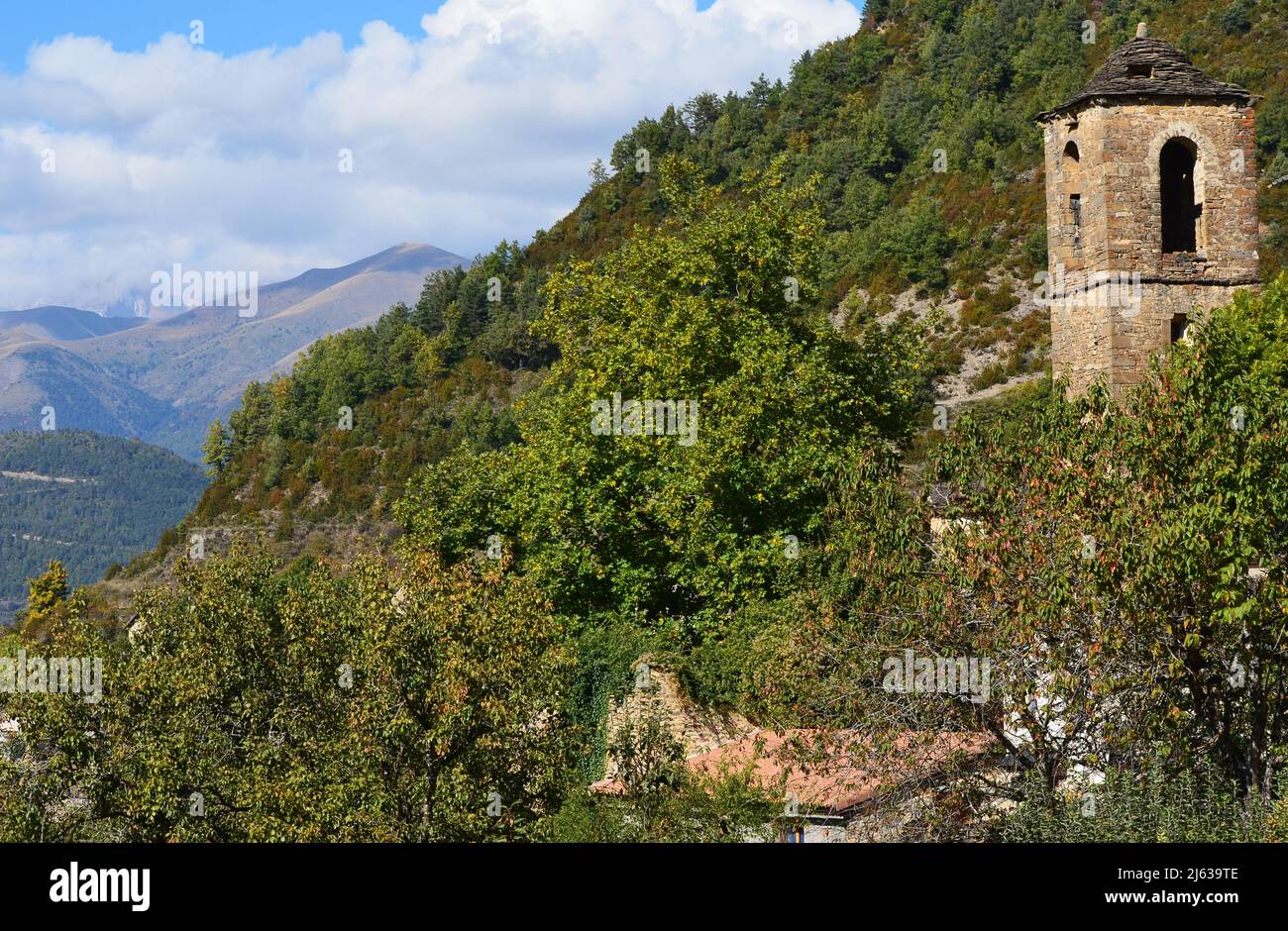 Traditionelle Architektur in den aragonesischen Pyrenäen Stockfoto