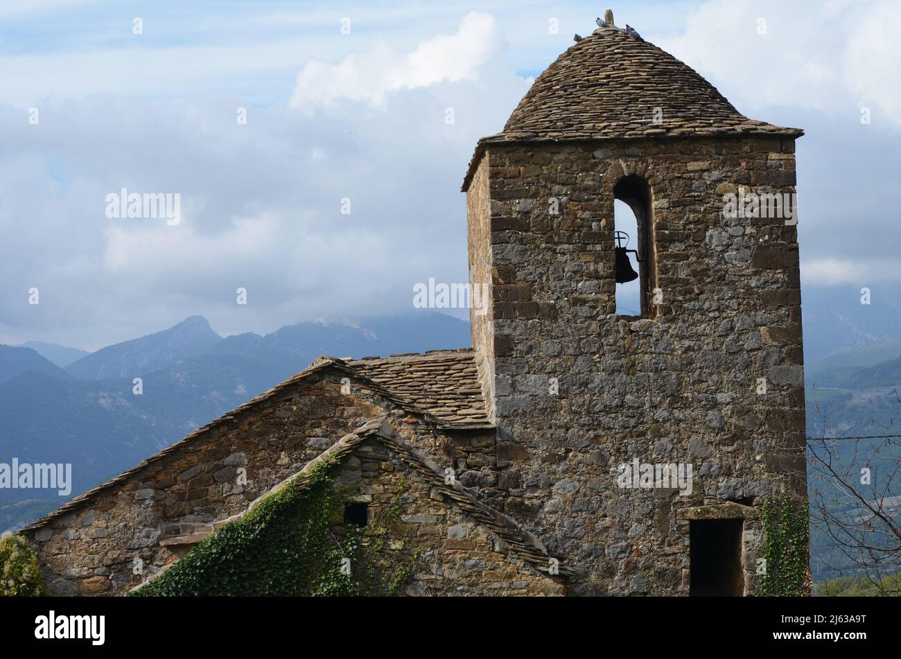 Traditionelle Architektur in den aragonesischen Pyrenäen Stockfoto