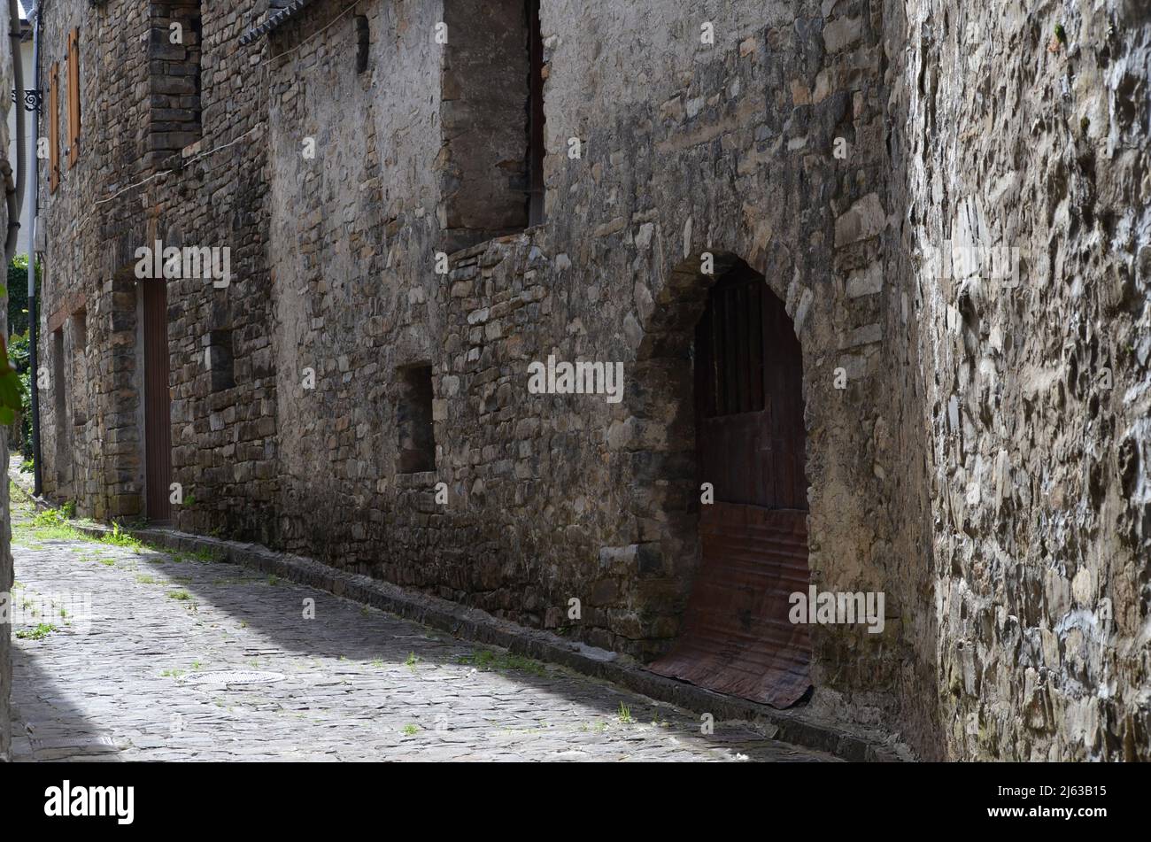 Traditionelle Architektur in den aragonesischen Pyrenäen Stockfoto