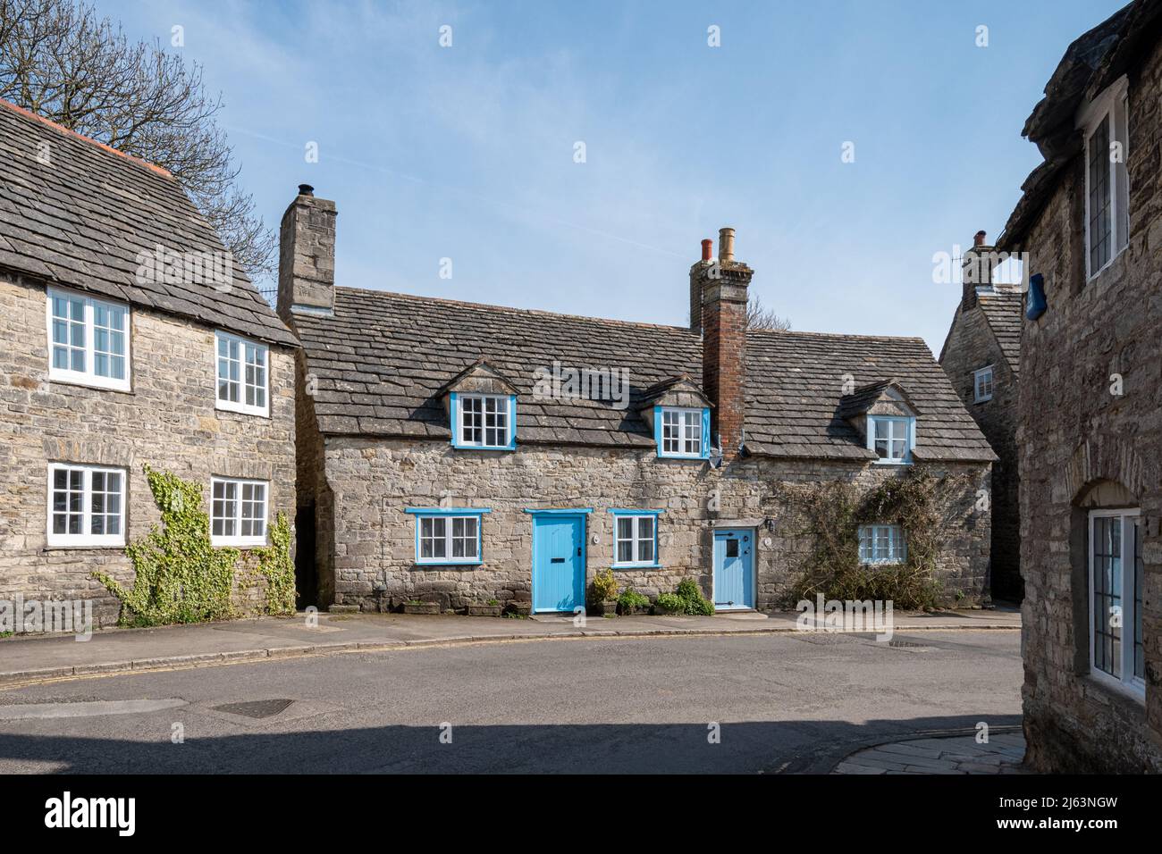 Steinhütten in Corfe Castle, einem hübschen Dorf in Dorset, England, Großbritannien Stockfoto